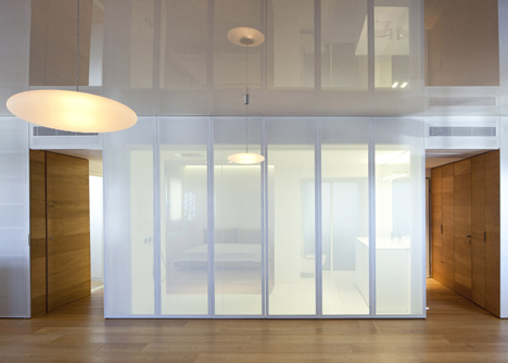 O Apartment by Paritzki & Liani Architects