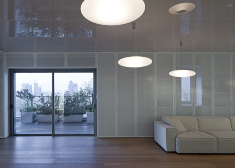 O Apartment by Paritzki & Liani Architects