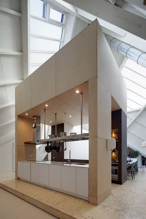 Renovation of Piet Bloms' Supercube by Personal Architecture
