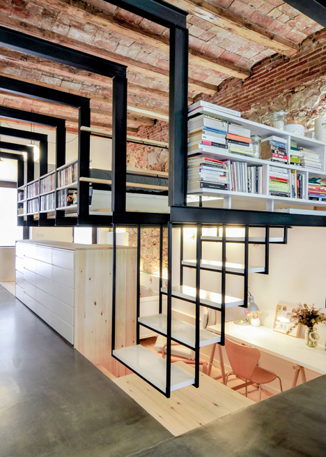 Renovation of an apartment in Barcelona by Carles Enrich
