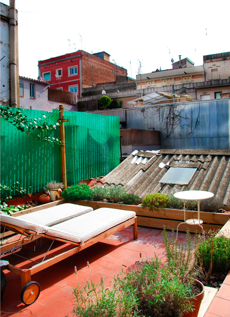 Renovation of an apartment in Barcelona by Carles Enrich