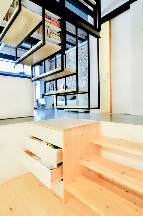 Renovation of an apartment in Barcelona by Carles Enrich