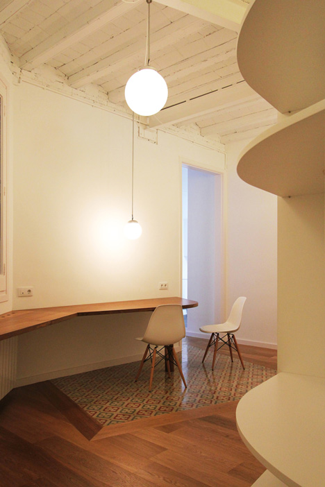 Renovation of an apartment in Barcelona by Laura Bonell Mas