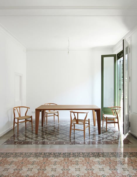 Renovation of an apartment in Barcelona by Laura Bonell Mas
