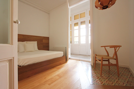 Renovation of an apartment in Barcelona by Laura Bonell Mas