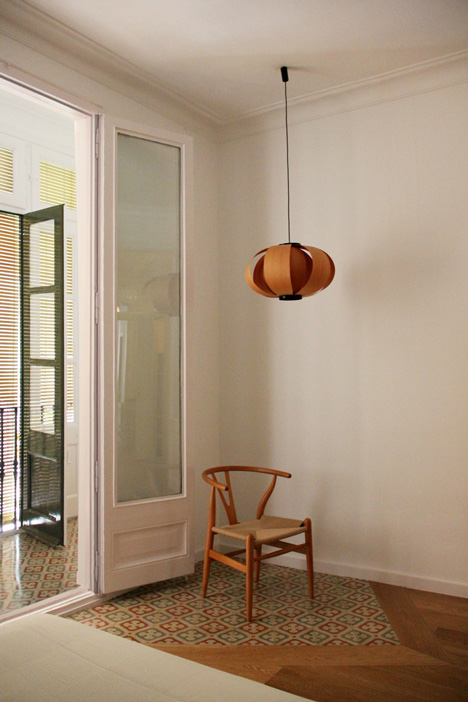 Renovation of an apartment in Barcelona by Laura Bonell Mas