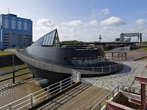 Scale Lane Bridge by McDowell+Benedetti