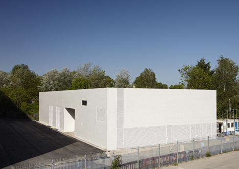 Science Studio and Formaldehyde Building for Damien Hirst by Designscape Architects