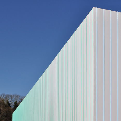 Science Studio and Formaldehyde Building for Damien Hirst by Designscape Architects