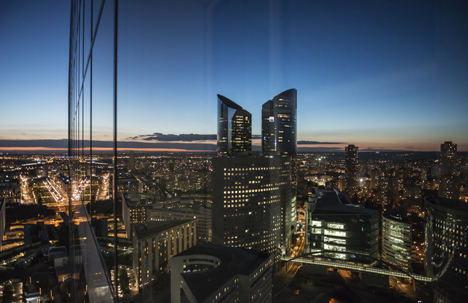 Abseiling architectural photography by Carlos Ayesta