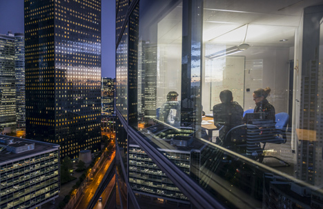 Abseiling architectural photography by Carlos Ayesta