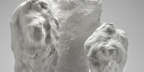 Snow Vase by Maxim Velčovský