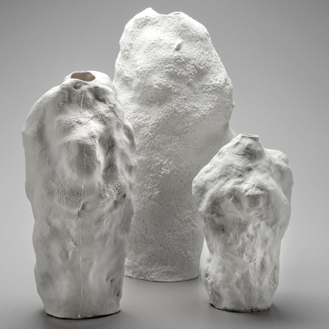 Snow Vase by Maxim Velčovský