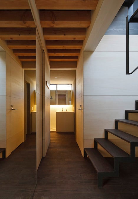 Alley House by Apollo Architects & Associates