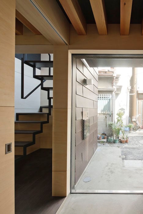 Alley House by Apollo Architects & Associates