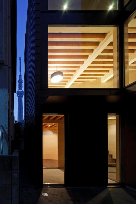 Alley House by Apollo Architects & Associates