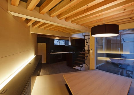 Alley House by Apollo Architects & Associates