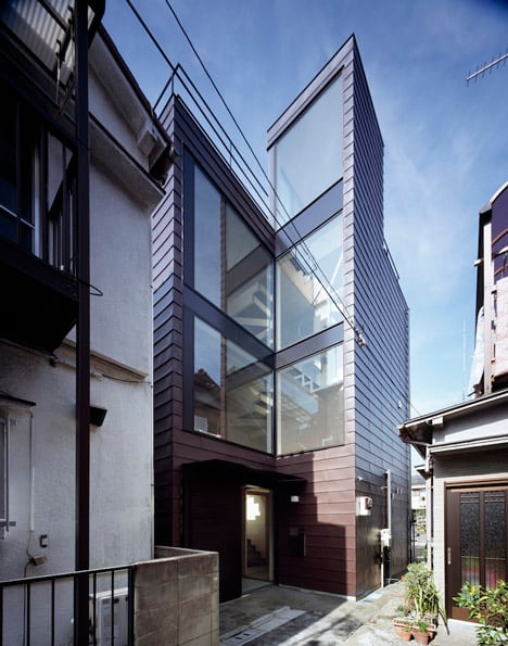 Alley House by Apollo Architects & Associates