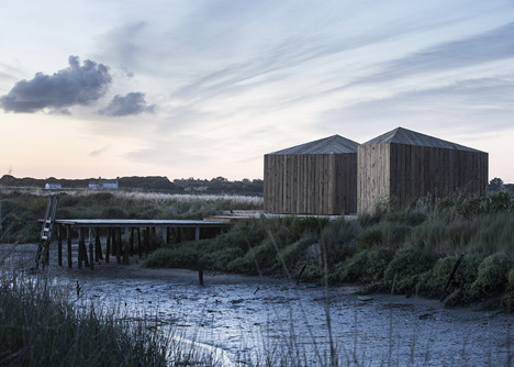Cabanas no Rio by Aires Mateus