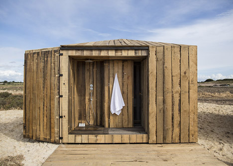 Cabanas no Rio by Aires Mateus