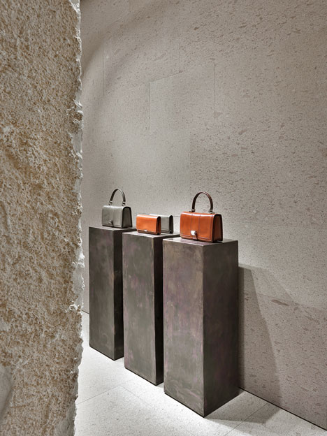 dezeen_Giada Milan flagship store by Claudio Silvestrin_16