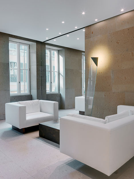dezeen_Giada Milan flagship store by Claudio Silvestrin_18