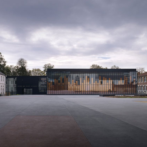 Gymnasium and Town Hall esplanade by LAN Architecture