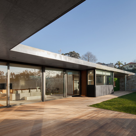 House in Mosteiro by Arquitectos Matos