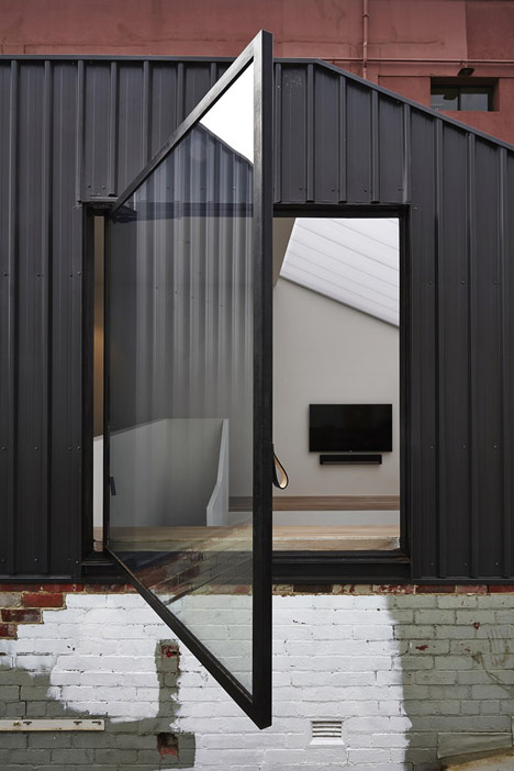 Lightbox House by Edwards Moore