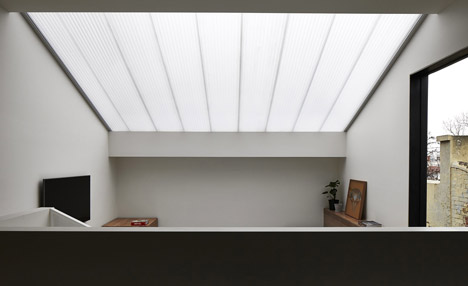 Lightbox House by Edwards Moore