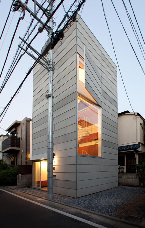 Small House by Unemori Architects