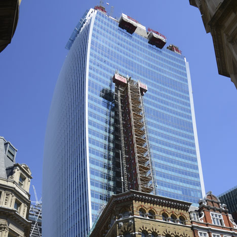 Rafael Viñoly’s Walkie Talkie “melts cars”