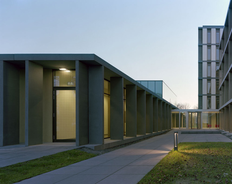 Brains Unlimited neuroscience research facility by Wiegerinck