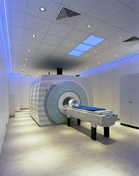 Brains Unlimited neuroscience research facility by Wiegerinck