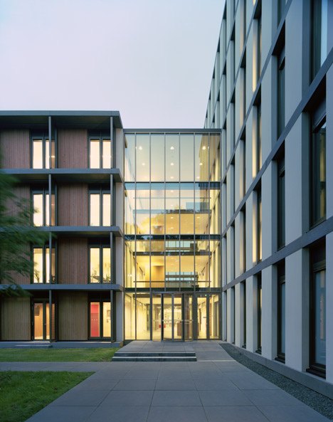 Brains Unlimited neuroscience research facility by Wiegerinck
