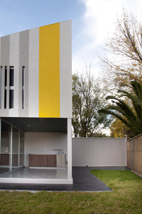 Huit House by tactic-a_dezeen_20