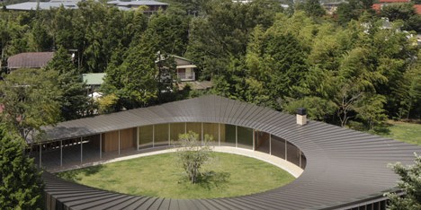 Villa at Sengokubara by Shigeru Ban