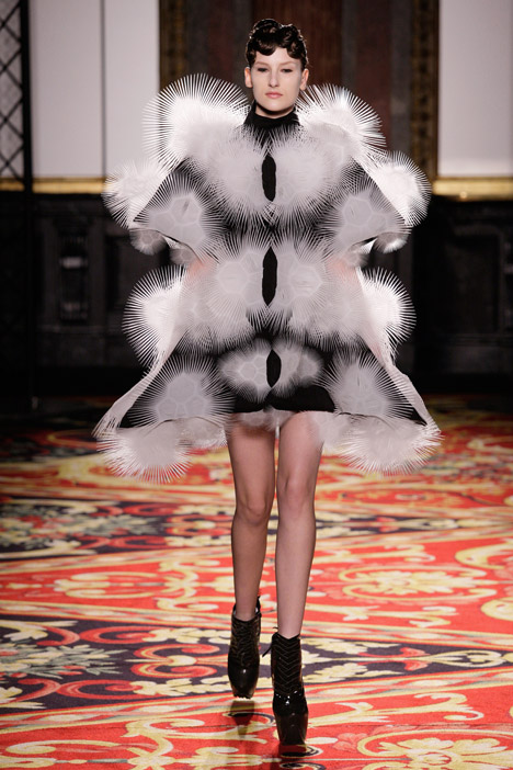 Voltage collection by Iris van Herpen wins Dutch Design Awards 2013_dezeen_3