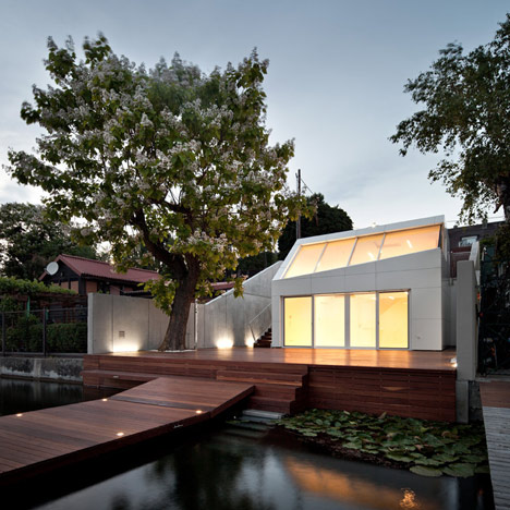 Bathing Hut by Share Architects