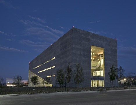 Centro Roberto Garza Sada de Arte Arquitectura y Diseño by Tadao Ando