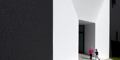Dapto Anglican Church Auditorium by Silvester Fuller