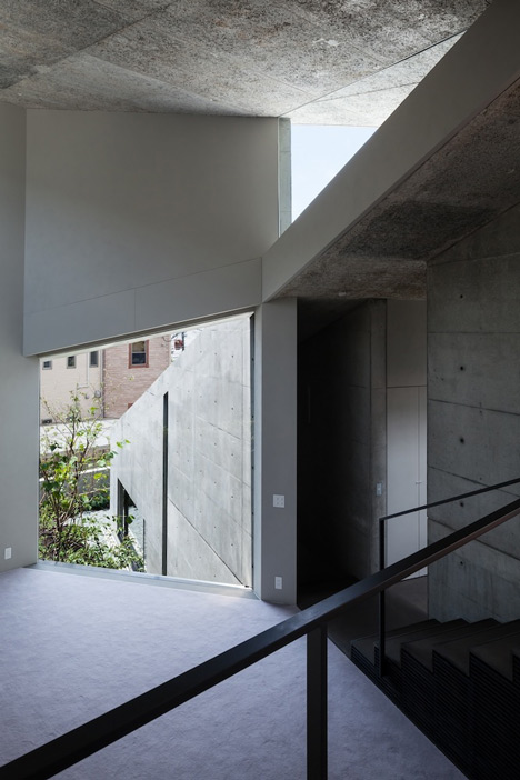 House in Hyogo by Shogo Aratani Architect & Associates