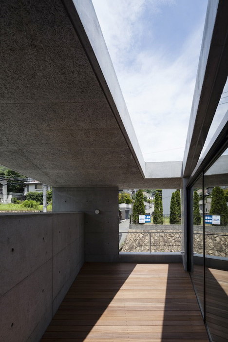 House in Hyogo by Shogo Aratani Architect & Associates