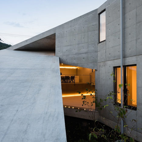 House in Hyogo by Shogo Aratani Architect & Associates