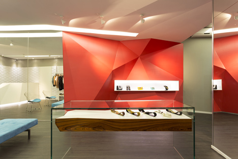 dezeen_Las Chicas Boutique by Guilherme de Vasconcelos_