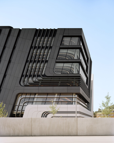 Library and Learning Centre in Vienna by Zaha Hadid Architects