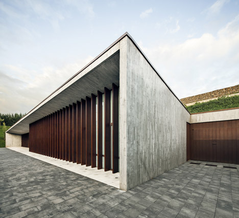 New Funeral Home in Sant Joan Despí by Batlle i Riog Arquitectes
