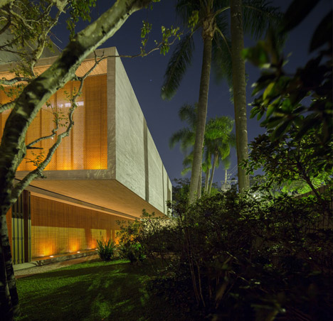 Pinheiro House by Studio MK27