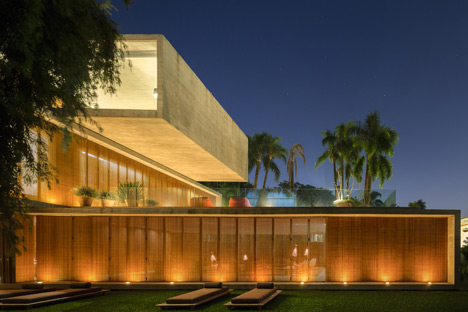 Pinheiro House by Studio MK27
