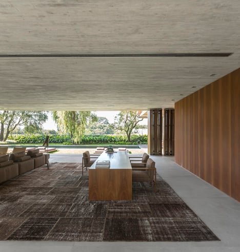 Pinheiro House by Studio MK27